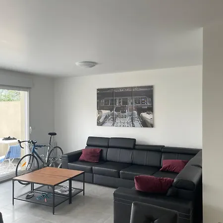 Grande Maison Equipee Guest house Villejuif
